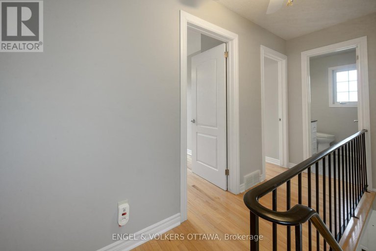 28925521/355-kintyre-private/carleton-square/ottawa/ontario/K2C3M6_18