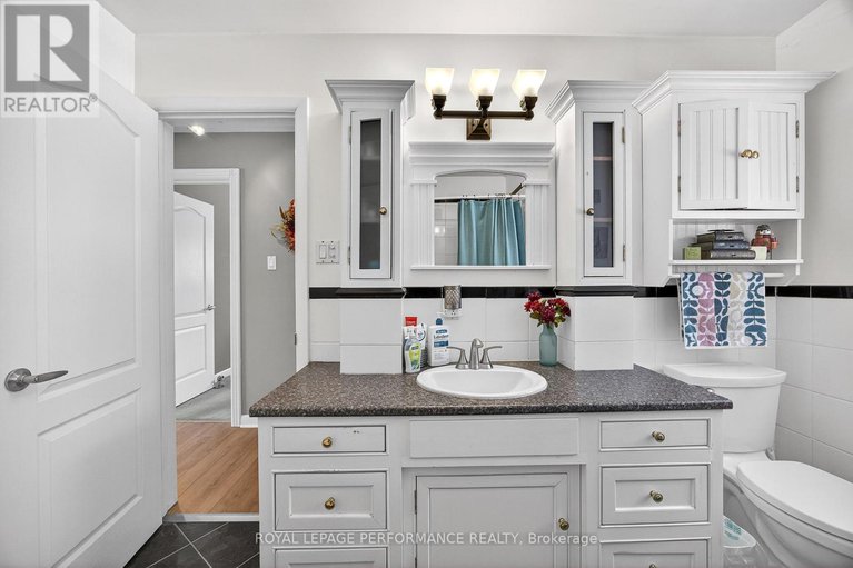 29444506/3864-carp-road/carp/ottawa/ontario/K0A1L0_32