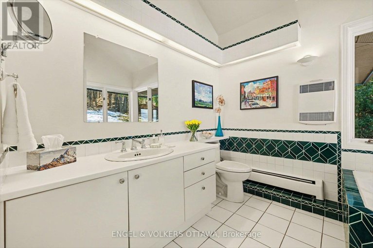 29591546/4637-northwoods-drive/constance-bay/ottawa/ontario/K0A3M0_30