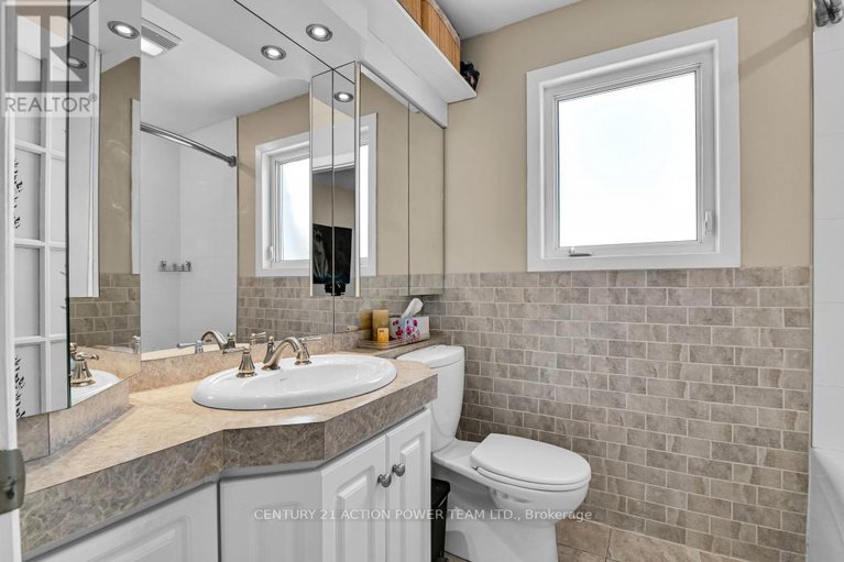 29376844/95-837-eastvale-drive/beaconwood/ottawa/ontario/K1J7T5_27