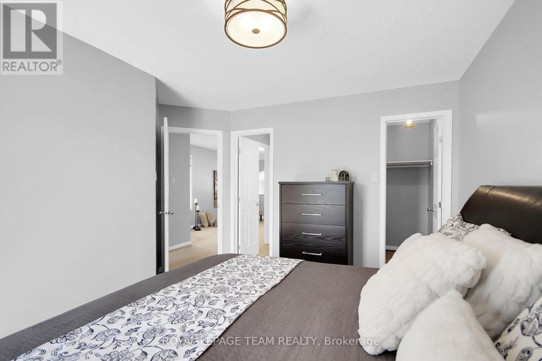 28988068/334-wiffen-private/westcliffe-estates/ottawa/ontario/K2H1G3_39