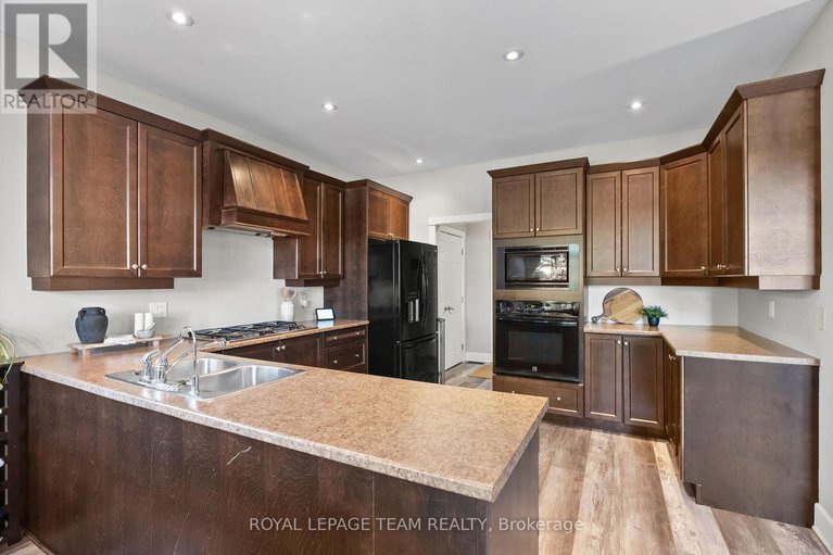28868427/165-bonnyley-crescent/north-grenville-twp-kemptville-south/north-grenville/ontario/K0G1J0_13