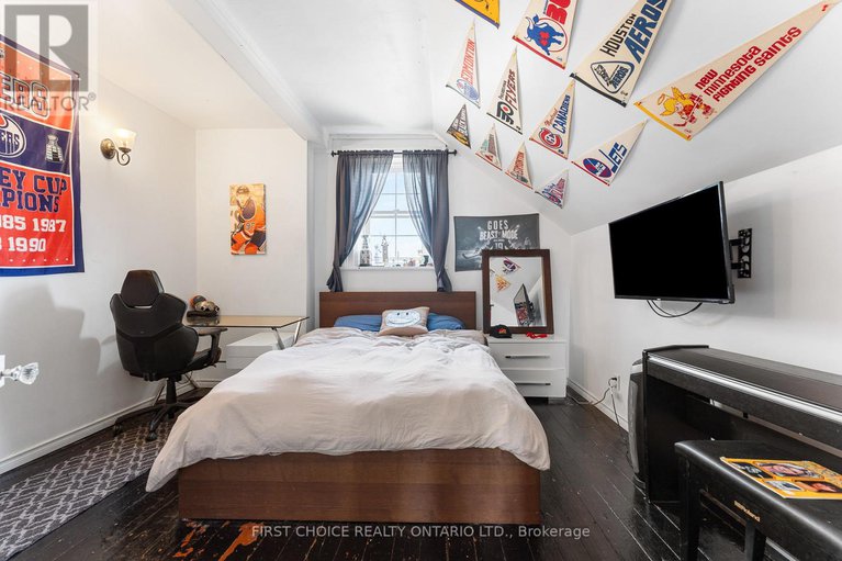 28543961/8-campbell-reid-court/rural-kanata-central/ottawa/ontario/K2K1X7_17