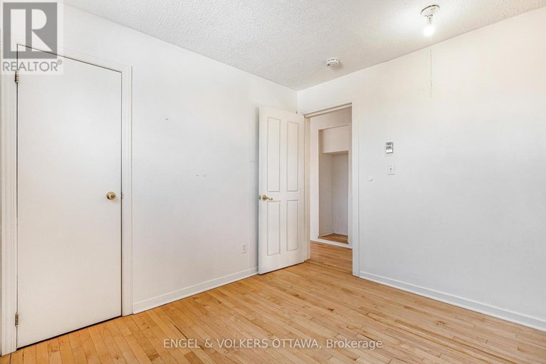 28243621/467-edgeworth-avenue/woodroffe/ottawa/ontario/K2B5L2_18