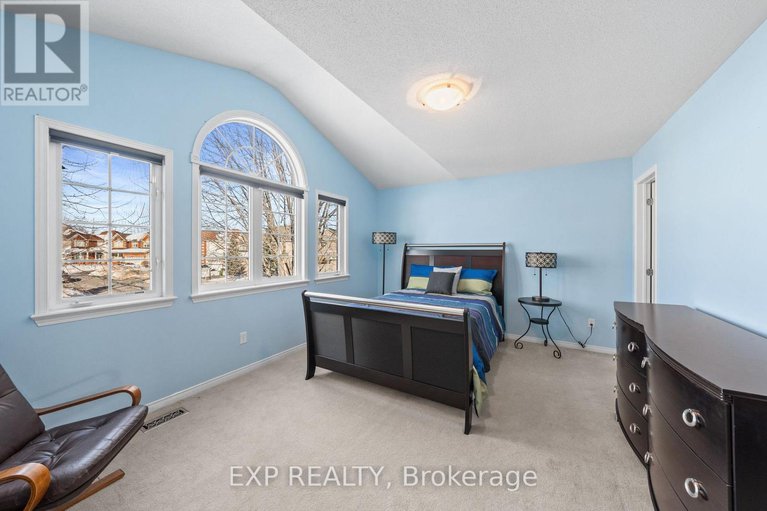 29385318/117-joshua-street/mer-bleuebradley-estatesanderson-park/ottawa/ontario/K1W0A4_29