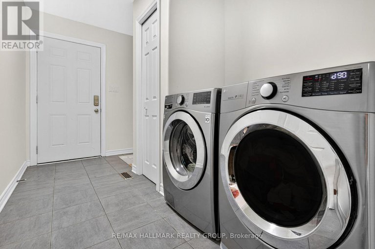 28667660/11-rideau-crossing-crescent/north-grenville-twp-kemptville-east/north-grenville/ontario/K0G1J0_32