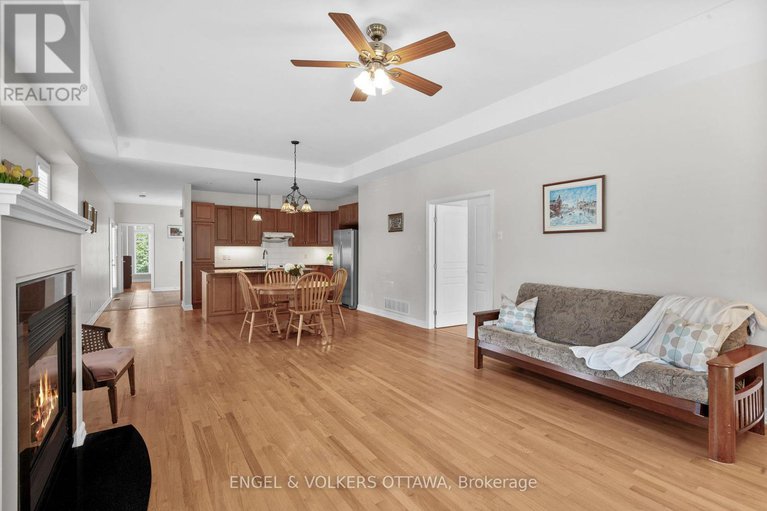 28655114/120-manorhill-private/urbandale-acres/ottawa/ontario/K1H2J4_18