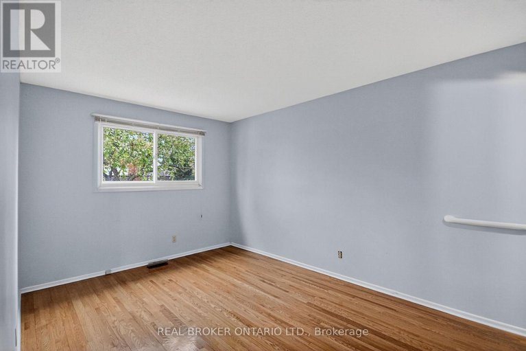 29078632/89-country-lane-w/glencairnhazeldean/ottawa/ontario/K2L1J4_12