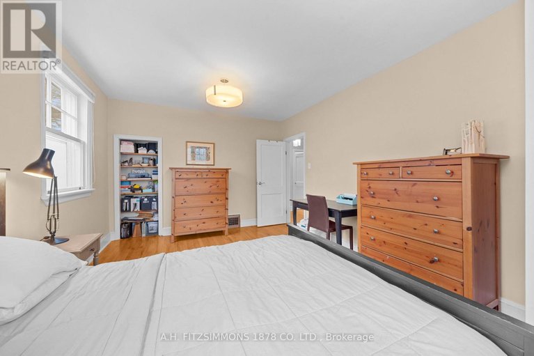 29600890/564-tweedsmuir-avenue/westborohampton-park/ottawa/ontario/K1Z5P2_12