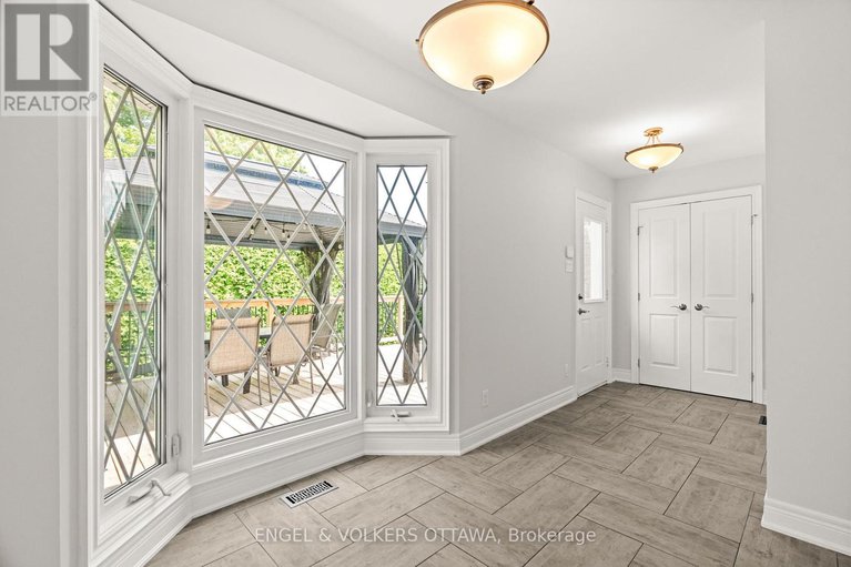 28479228/20-assiniboine-drive/borden-farmstewart-farmcarleton-heightsparkwood-hills/ottawa/ontario/K2E5R7_16