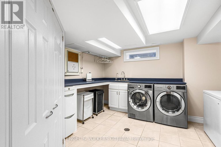 29612922/2173-beaumont-road/playfair-park/ottawa/ontario/K1H5V2_24