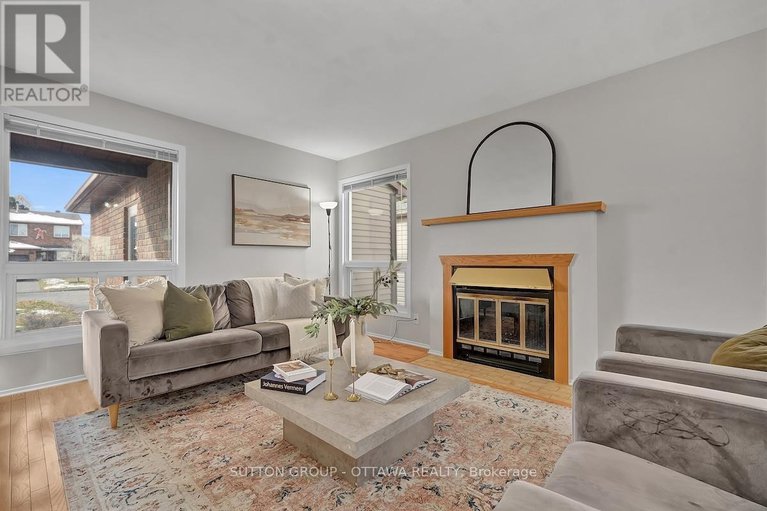 29123796/1540-bourcier-drive/bilberry-creekqueenswood-heights/ottawa/ontario/K1E3J2_6