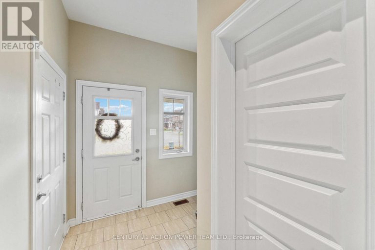 28490498/812-ashenvale-way/avalon-east/ottawa/ontario/K4A0R3_6