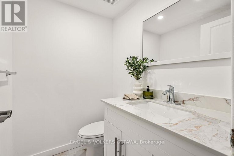 28918129/12-bayside-private/mooneys-bayriverside-park/ottawa/ontario/K1V9R3_31