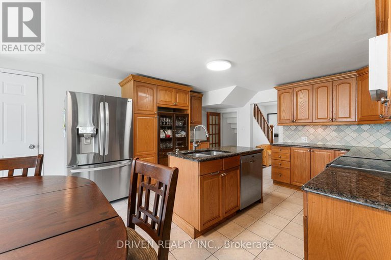 28985817/876-pinecrest-road/fairfield-heights/ottawa/ontario/K2B6B2_8