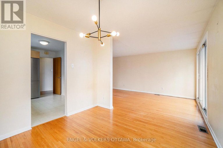 28290206/1805-applegrove-court/beacon-hill-south/ottawa/ontario/K1J6S4_15