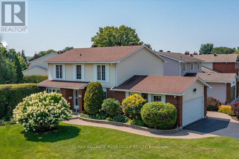 29075006/1066-taffy-lane/convent-glen-north/ottawa/ontario/K1C1Y5_1