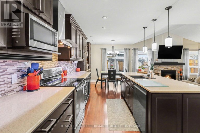 29602570/1006-sheenboro-crescent/fallingbrookpineridge/ottawa/ontario/K4A3M8_17