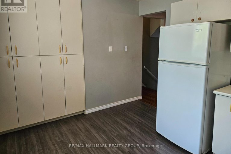 28375991/6-2669-southvale-crescent/sheffield-glenindustrial-park/ottawa/ontario/K1B4V2_8