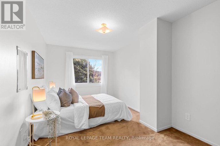 28930339/2163-orient-park-drive/blackburn-hamlet-south/ottawa/ontario/K1B4W1_24