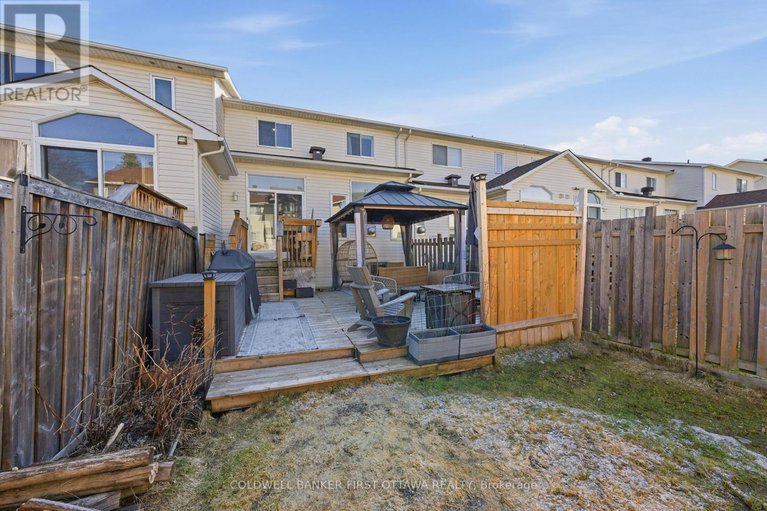 29644136/1902-hennessy-crescent/fallingbrookgardenway-south/ottawa/ontario/K4A3X7_34