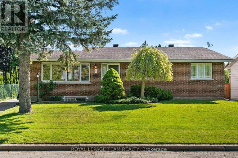 28939974/3-millbrook-crescent/city-viewskylinefisher-heightsparkwood-hills/ottawa/ontario/K2E5B6_1