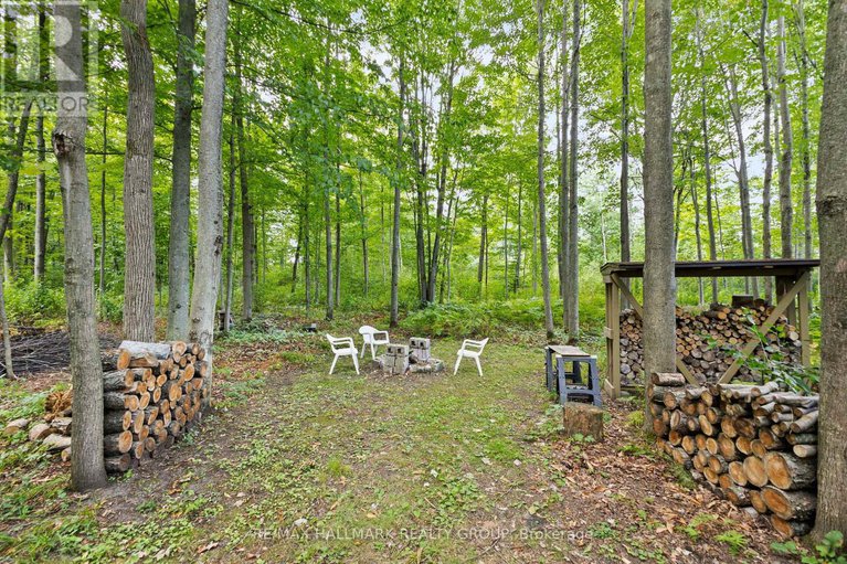 28835565/1103-rideau-bend-crescent/manotick-east-to-manotick-station/ottawa/ontario/K4M1B6_33