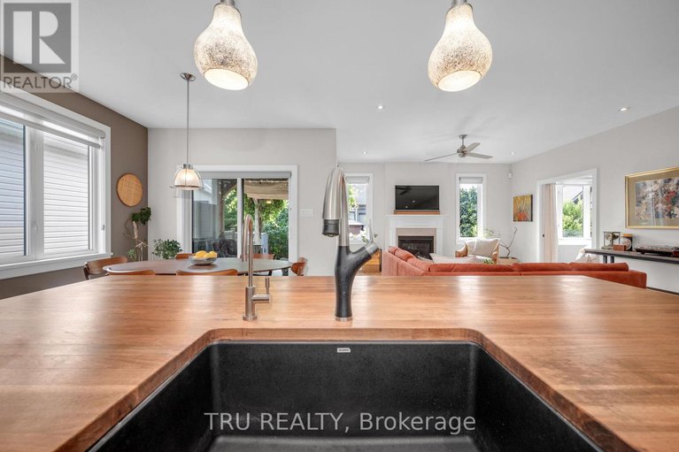 29129070/590-robert-hill-street/almonte/mississippi-mills/ontario/K0A1A0_24