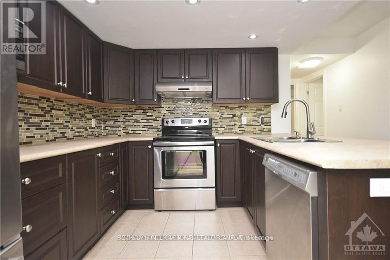 28421581/18-1238-marenger-street/convent-glen-south/ottawa/ontario/K1C1S2_3