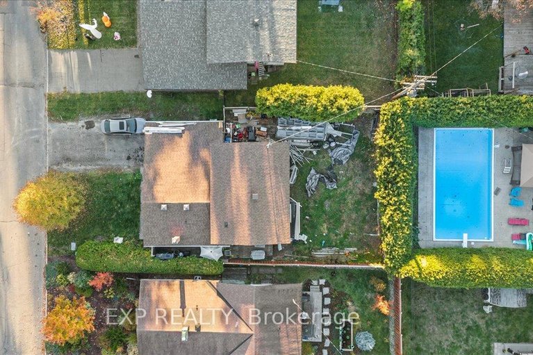 29470733/2670-stone-crescent-n/redwood-park/ottawa/ontario/K2H6Z1_2