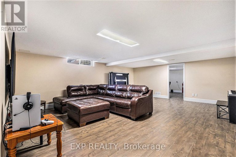 29302412/61-lamadeleine-boulevard/embrun/russell/ontario/K0A1W0_18