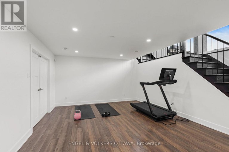 28348062/312-shoreway-drive-drive/greely/ottawa/ontario/K4P0G2_32