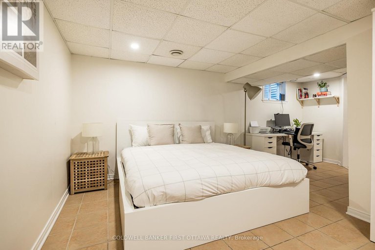 28497718/55-345-kintyre-private/carleton-square/ottawa/ontario/K2C3M6_28