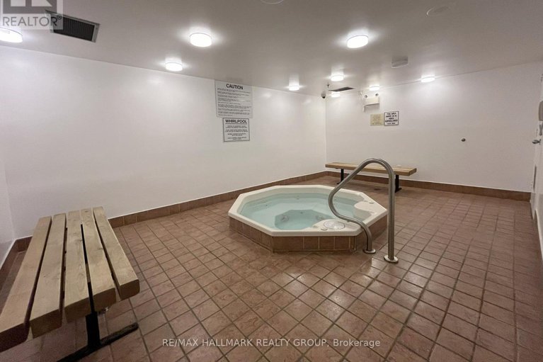 28555722/1210-2871-richmond-road/queensway-terrace-north/ottawa/ontario/K2B8M5_36