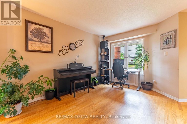 28540257/1610-duplante-avenue/fallingbrookpineridge/ottawa/ontario/K4A4A2_10