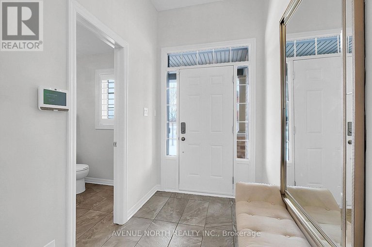 28540961/429-dovehaven-street/mer-bleuebradley-estatesanderson-park/ottawa/ontario/K1W0H2_3