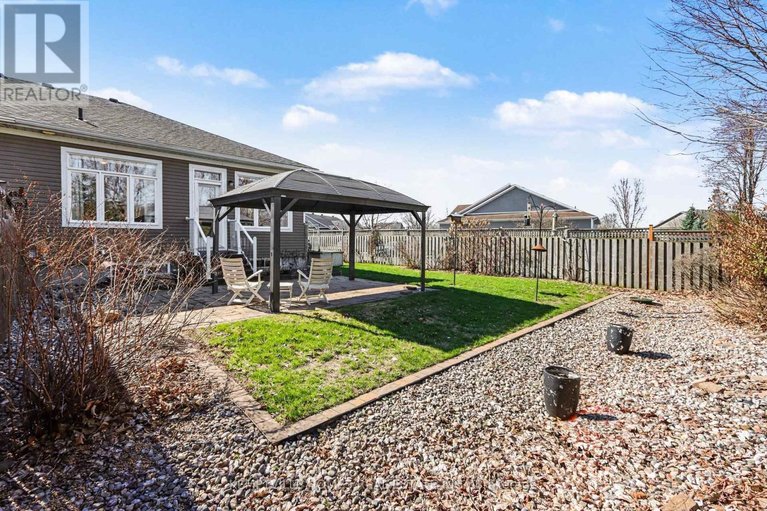 29650659/171-royal-landing-gate/north-grenville-twp-kemptville-south/north-grenville/ontario/K0G1J0_23