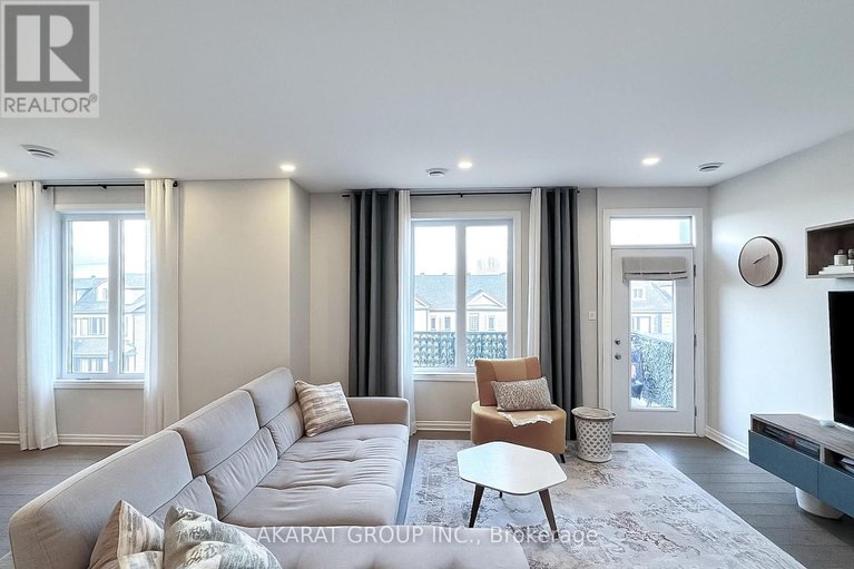 29571898/g-725-dearborn-private/blossom-parkkemp-parkfindlay-creek/ottawa/ontario/K1T0W4_11