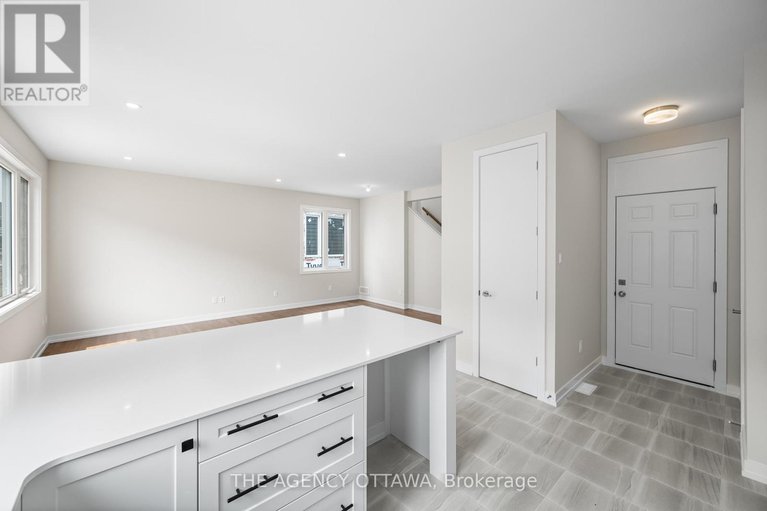 29303464/948-seagrave-lane/btwn-franktown-rd-fallowfield-rd/ottawa/ontario/K0A2Z0_8