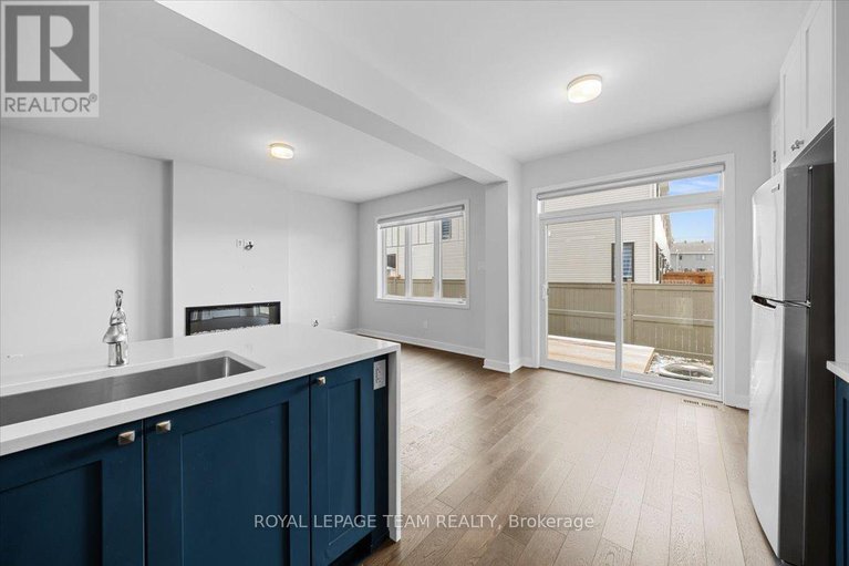 29144030/2123-winsome-terrace/fallingbrookgardenway-south/ottawa/ontario/K4A5N1_15