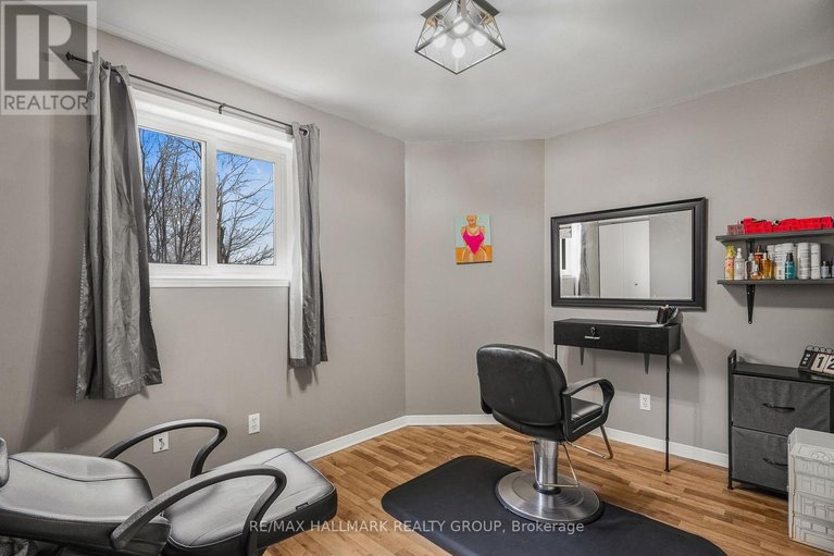 29592597/436-yves-street/town-of-rockland/clarence-rockland/ontario/K4K1E9_19