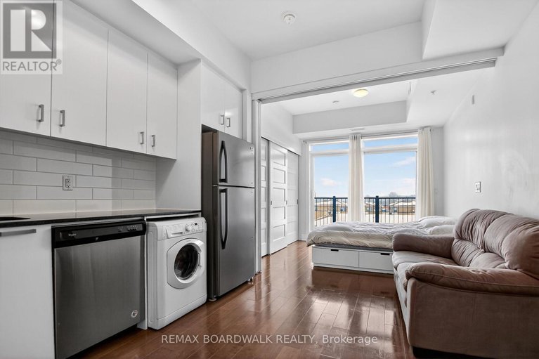 29379158/416-2785-baseline-road/redwood-park/ottawa/ontario/K2H0B7_5