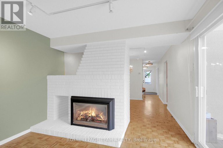 28762114/26-jackson-court/beaverbrook/ottawa/ontario/K2K1B7_18