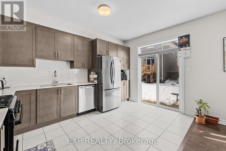 28441060/229-appalachian-circle/half-moon-bay/ottawa/ontario/K2J6X4_11