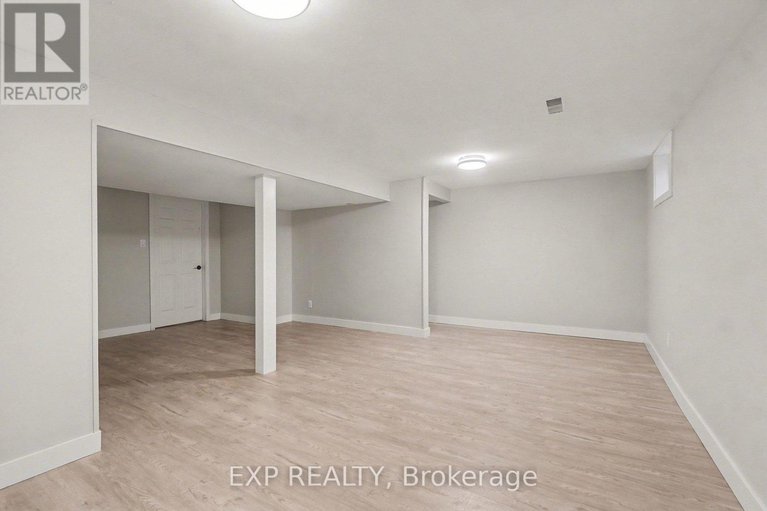 29229072/61-2336-orient-park-drive/blackburn-hamlet-south/ottawa/ontario/K2V0J2_26