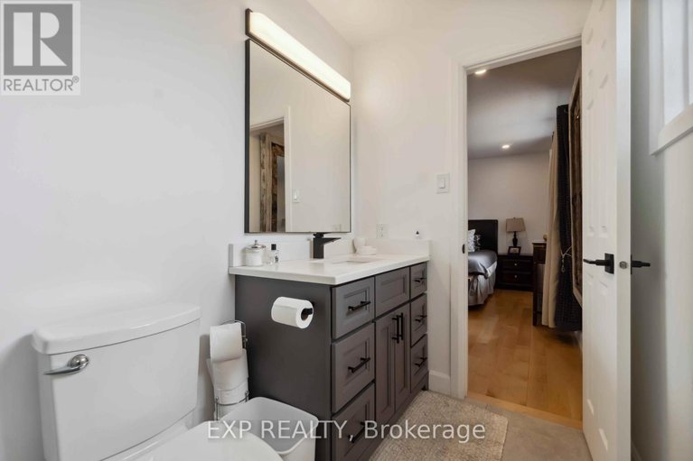 28986879/2092-legrand-crescent/queenswood-heights-south/ottawa/ontario/K1E3T6_18