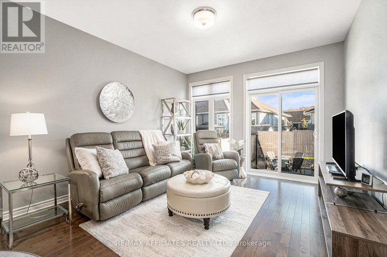 28981202/812-tewin-circle/camelot/ottawa/ontario/K4A1K3_11