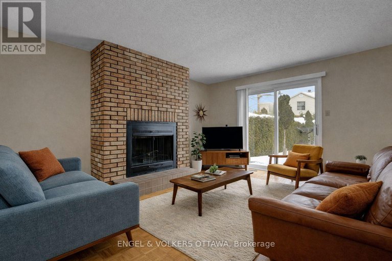 29381933/1016-driftwood-crescent/convent-glen/ottawa/ontario/K1C2P1_10