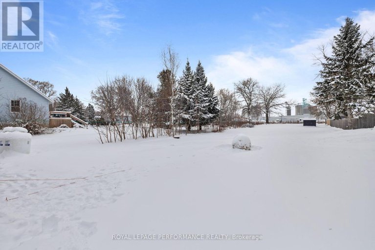 29182653/6-spring-street/maxville/north-glengarry/ontario/K0C1T0_32