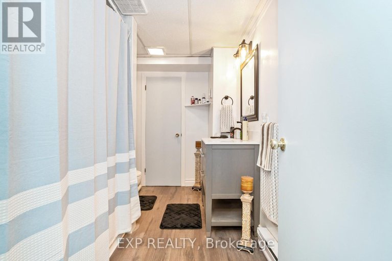 28303908/322-galloway-drive/bilberry-creekqueenswood-heights/ottawa/ontario/K1E1W3_26